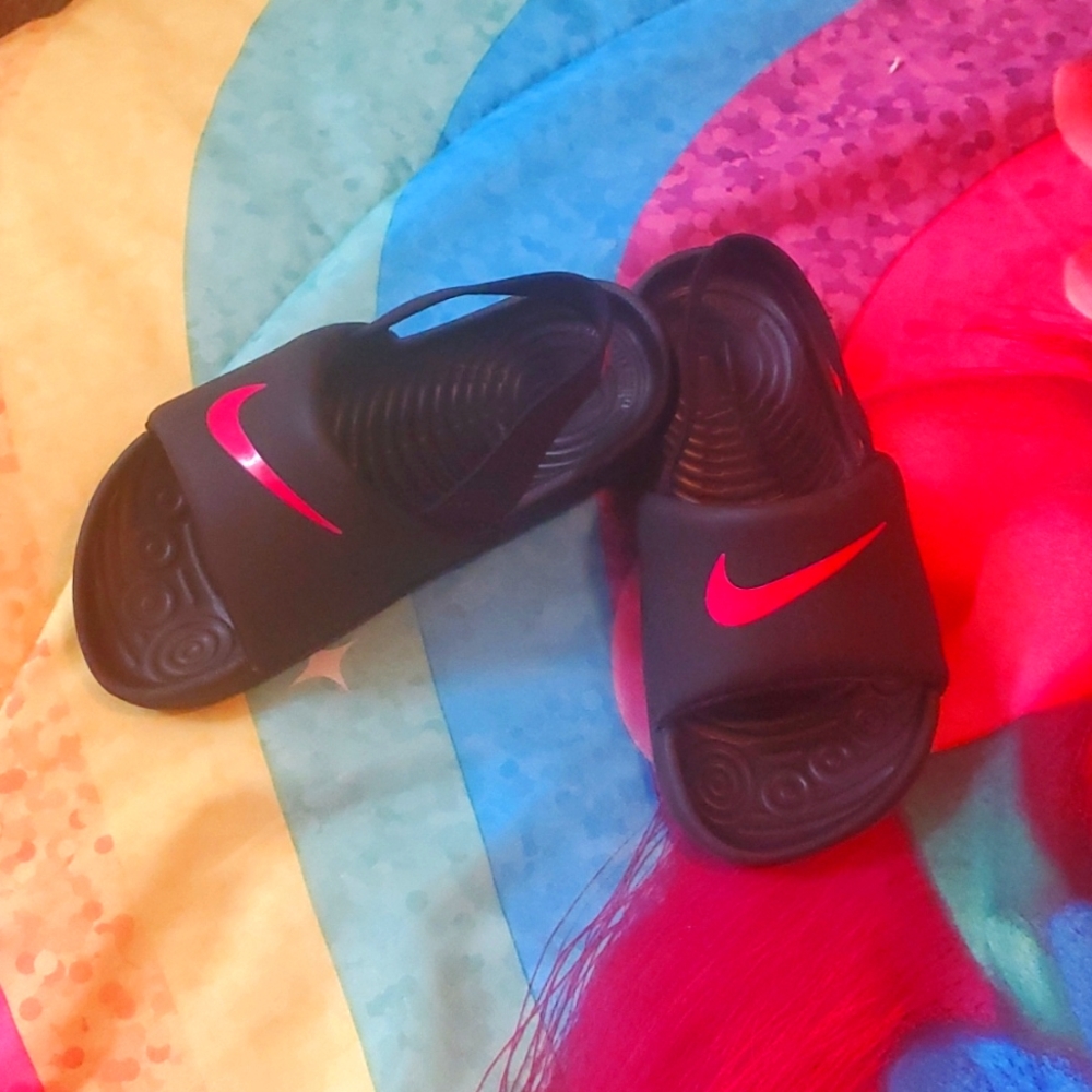 Nike slides